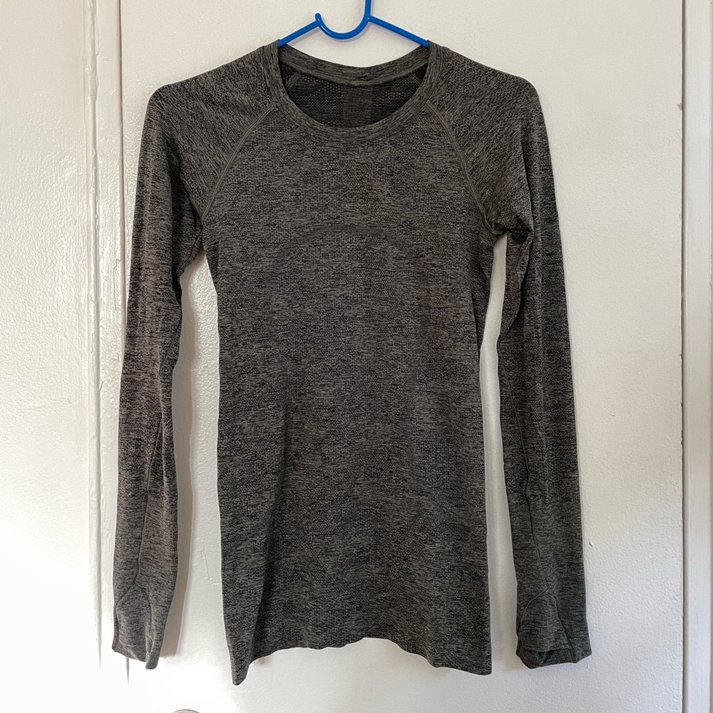 lululemon swiftly long sleeve size 4 grey hip length